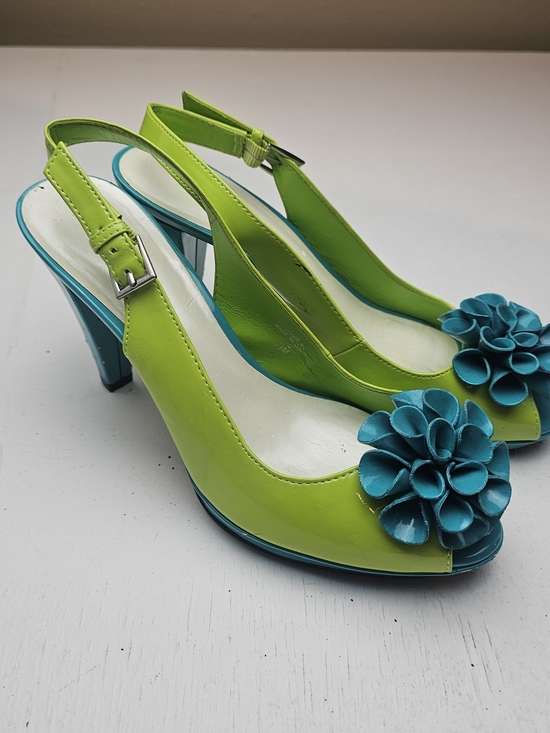 Anne Klein Shoes - Anne Klein Lime Green Slingback Heels with Teal Flower Y2k Vintage Clubwear 7.5